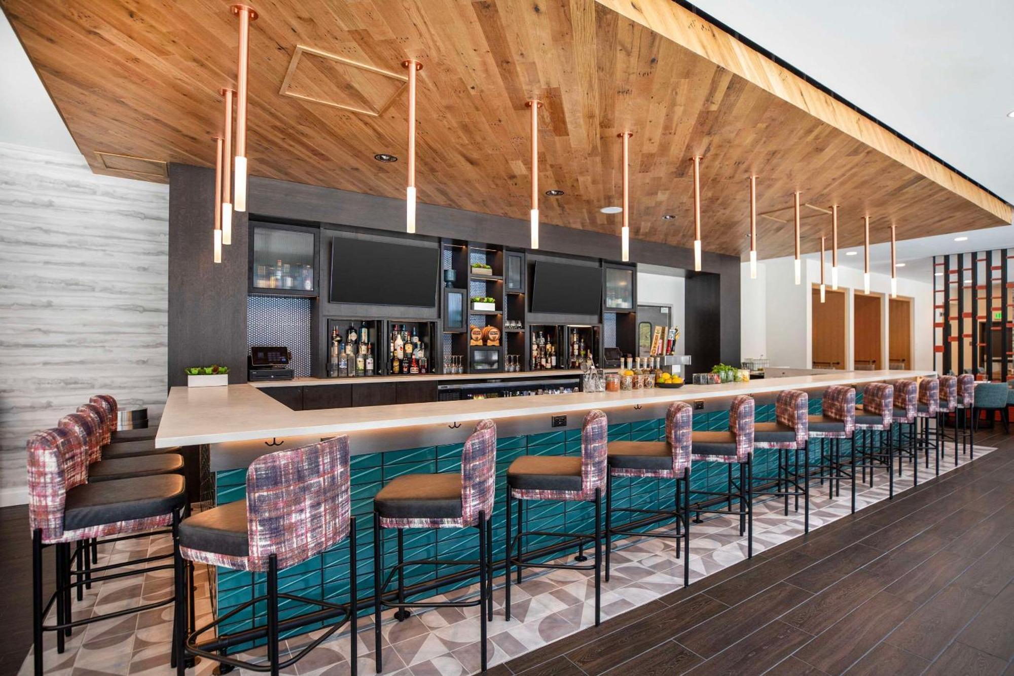 Cambria Hotel Denver Downtown Rino Exterior photo